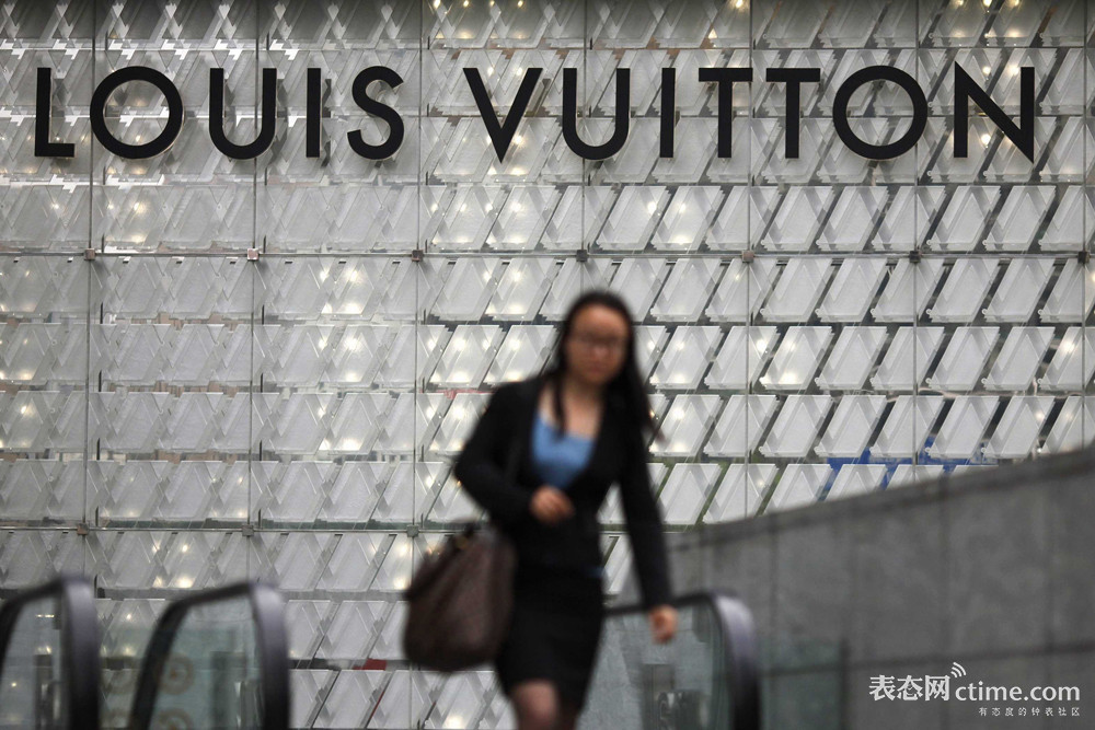 louis-vuitton-is-now-a-brand-for-secretaries-in-china.jpg