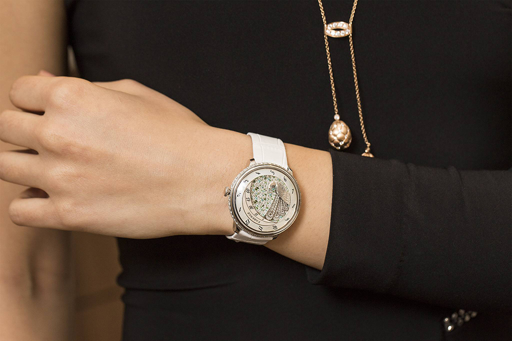 Faberge---Lady-Complique--e-Peacock-Watch-2015-Wrist.jpg