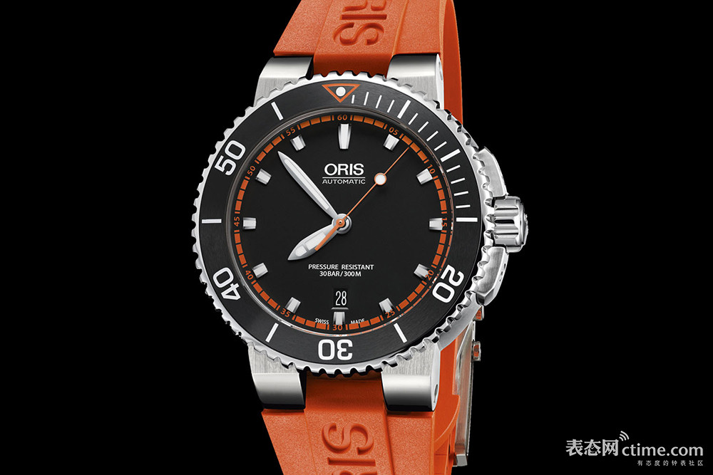 Oris-Aquis-Date-orange-dial-2016.jpg