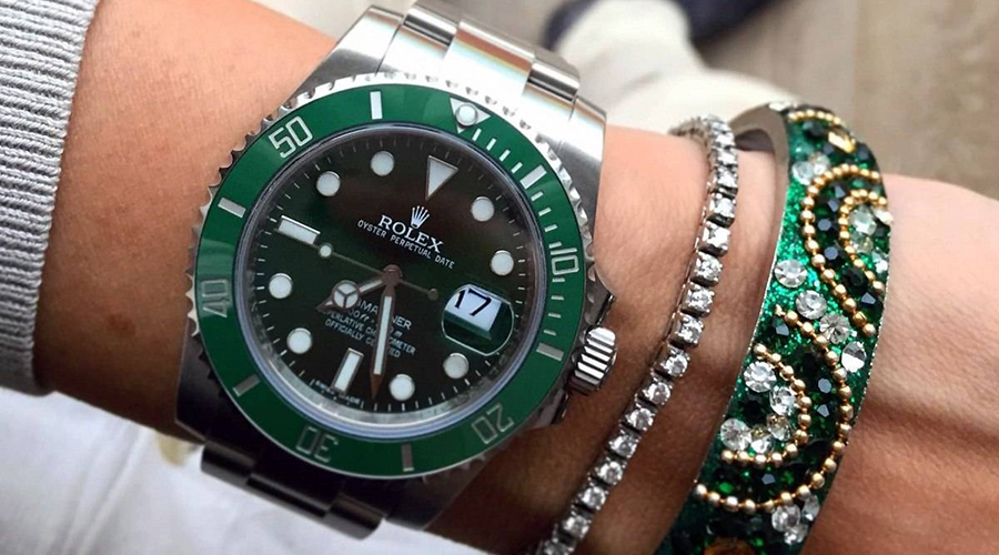 Rolex-Hulk-Submariner-Reference-116610LV-Watch-wrist-4.jpg