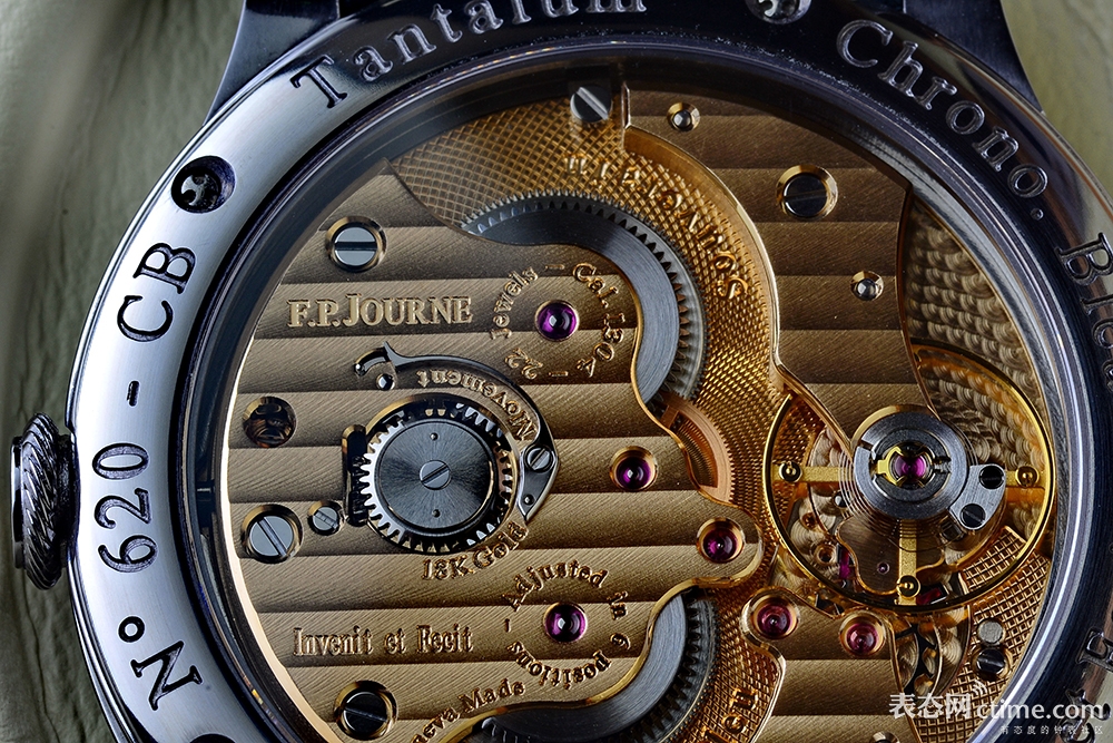 F.P.Journe Souveraine系列Chronometre Bleu，经过精细打磨的1304机芯