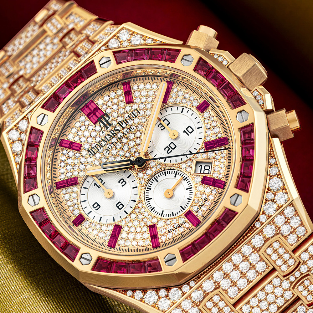 1778478189784003355.jpg 2026_HGK_24476_2420_001(audemars_piguet_a_first-of-its-kind_and_dazzling_18k_pink_gold_baguett041543).jpg