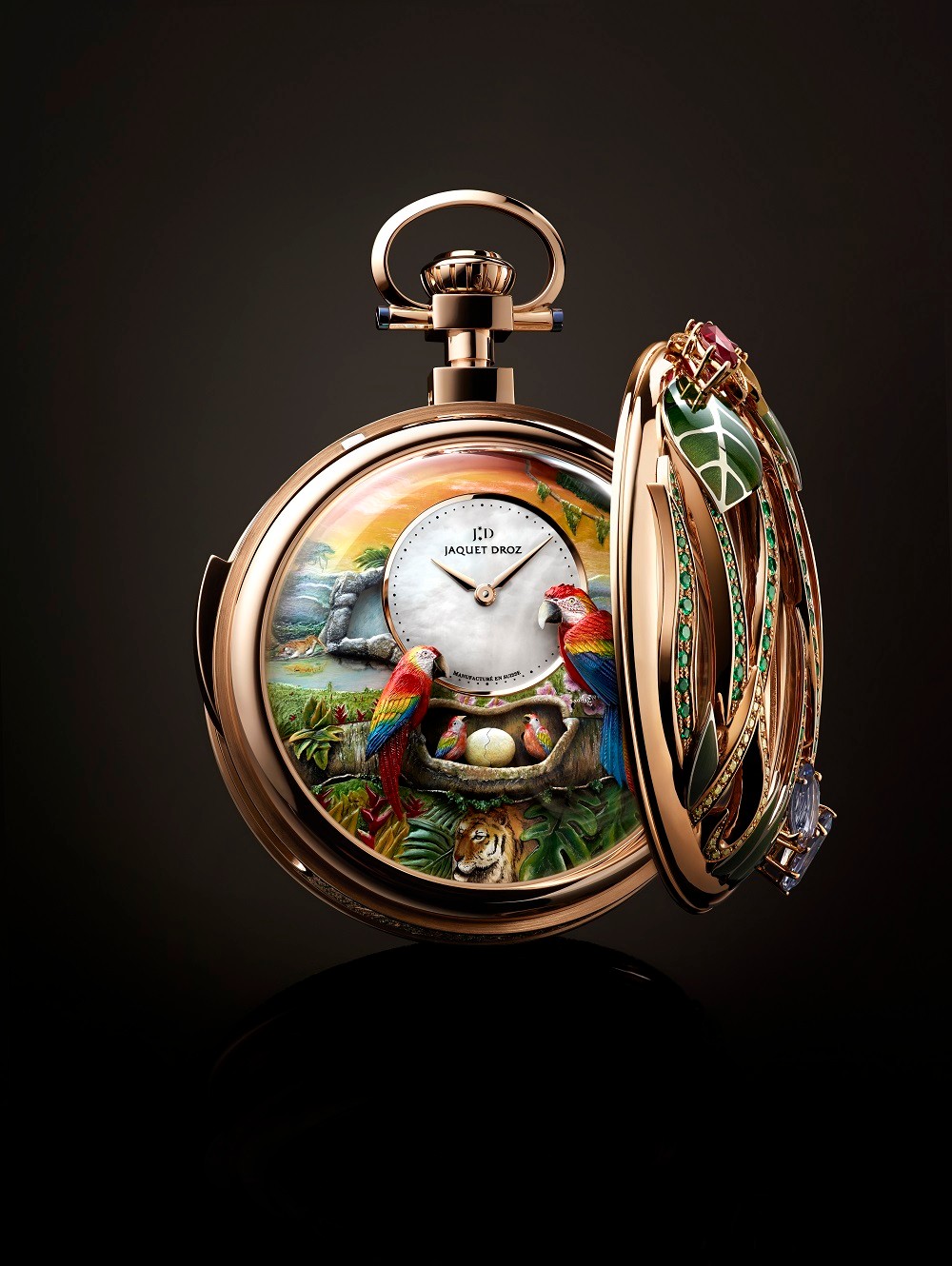 J080533000_PARROT_REPEATER_POCKET_WATCH_AMBIANCE.jpg