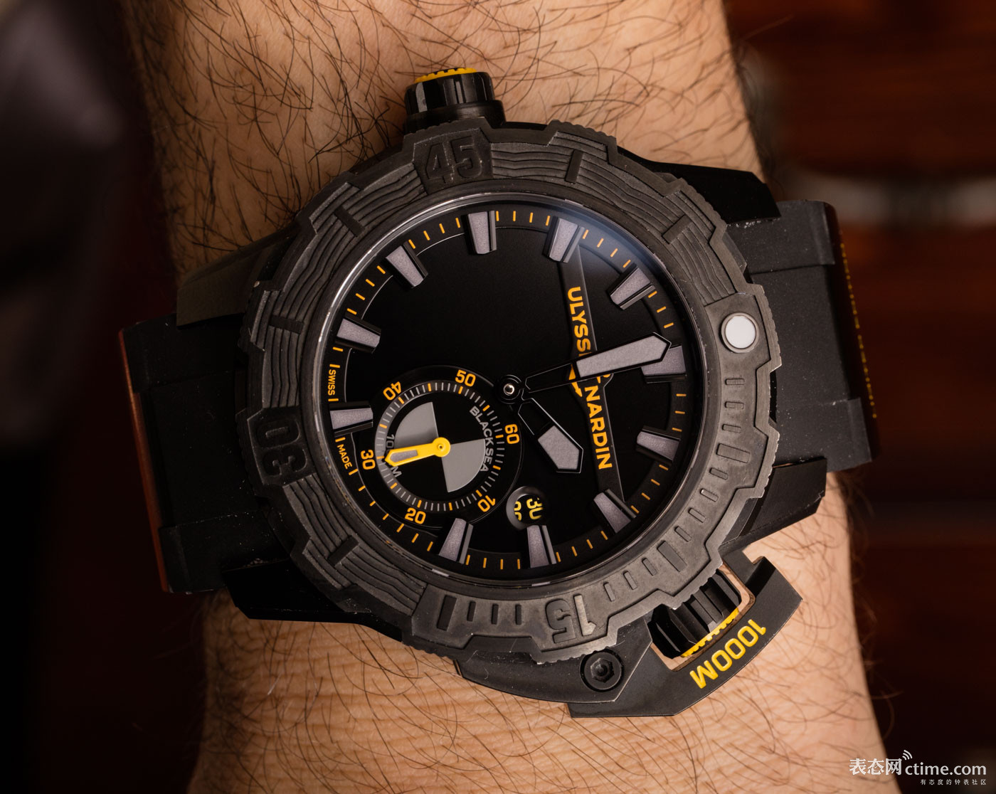 Ulysse-Nardin-Diver-Deep-Dive-One-More-Wave-Watch-18.jpg