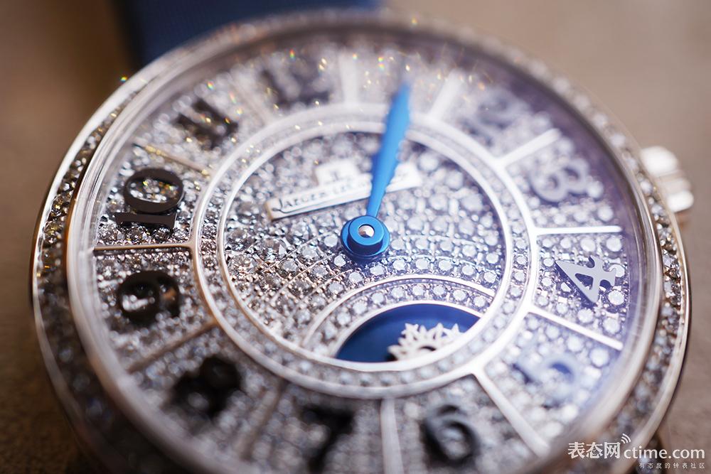 27.5mm表径的积家约会系列玫瑰金表壳版日期显示腕表