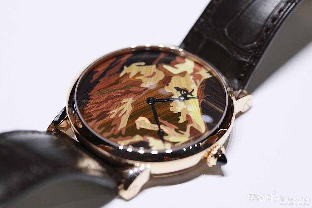 Rotonde de Cartier雄狮装饰腕表,秸秆细工镶嵌