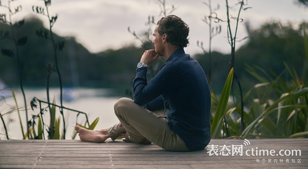 积家大使本尼迪克特·康伯巴奇（Benedict Cumberbatch）在新西兰拉基诺岛（Rakino Island）取景拍摄1 摄影师：Paul Ross.jpg