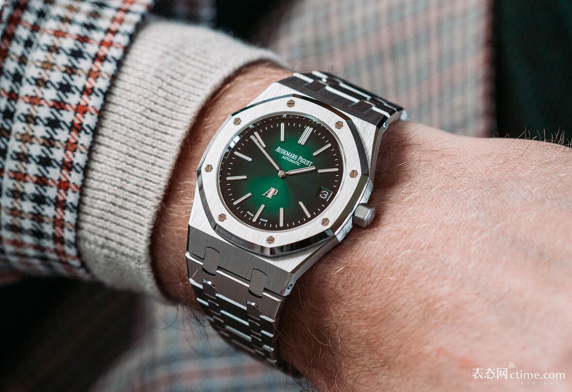 Canada-New-Luxury-Audemars-Piguet-Royal-Oak-“Jumbo”-Extra-Thin-15202PT.OO_.1240PT.01-Fake-Watches.jpg
