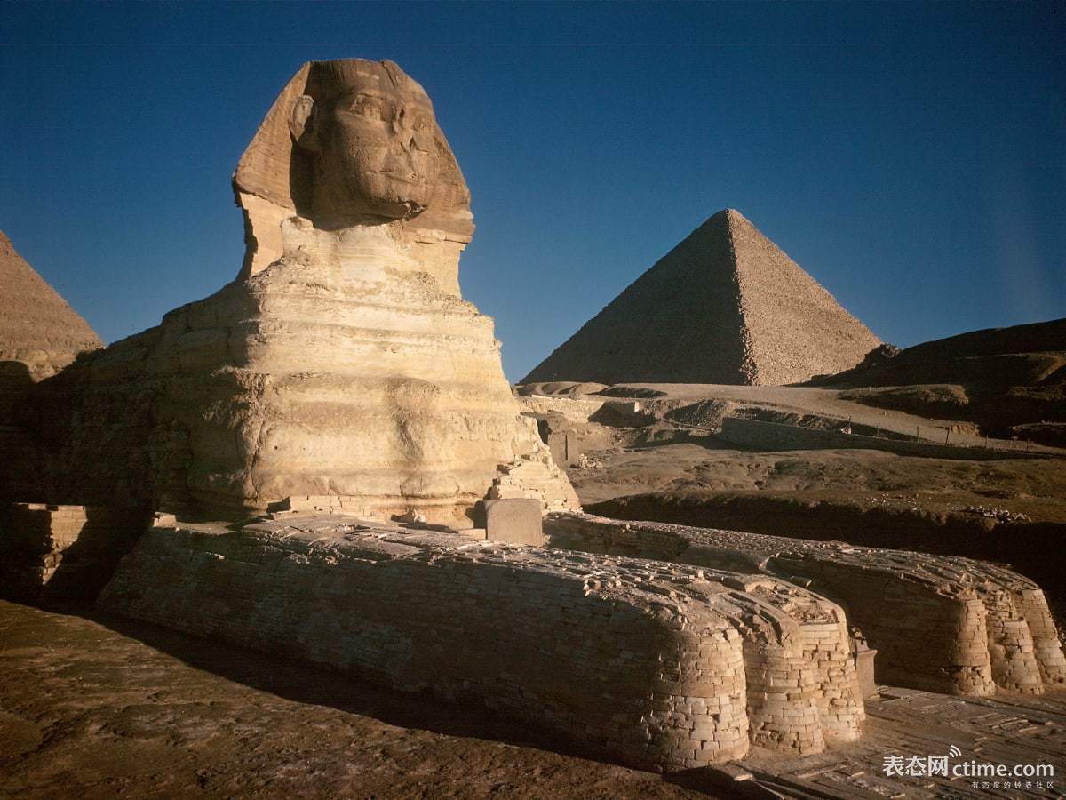 sphinx-with-great-pyramid-in-background.jpeg