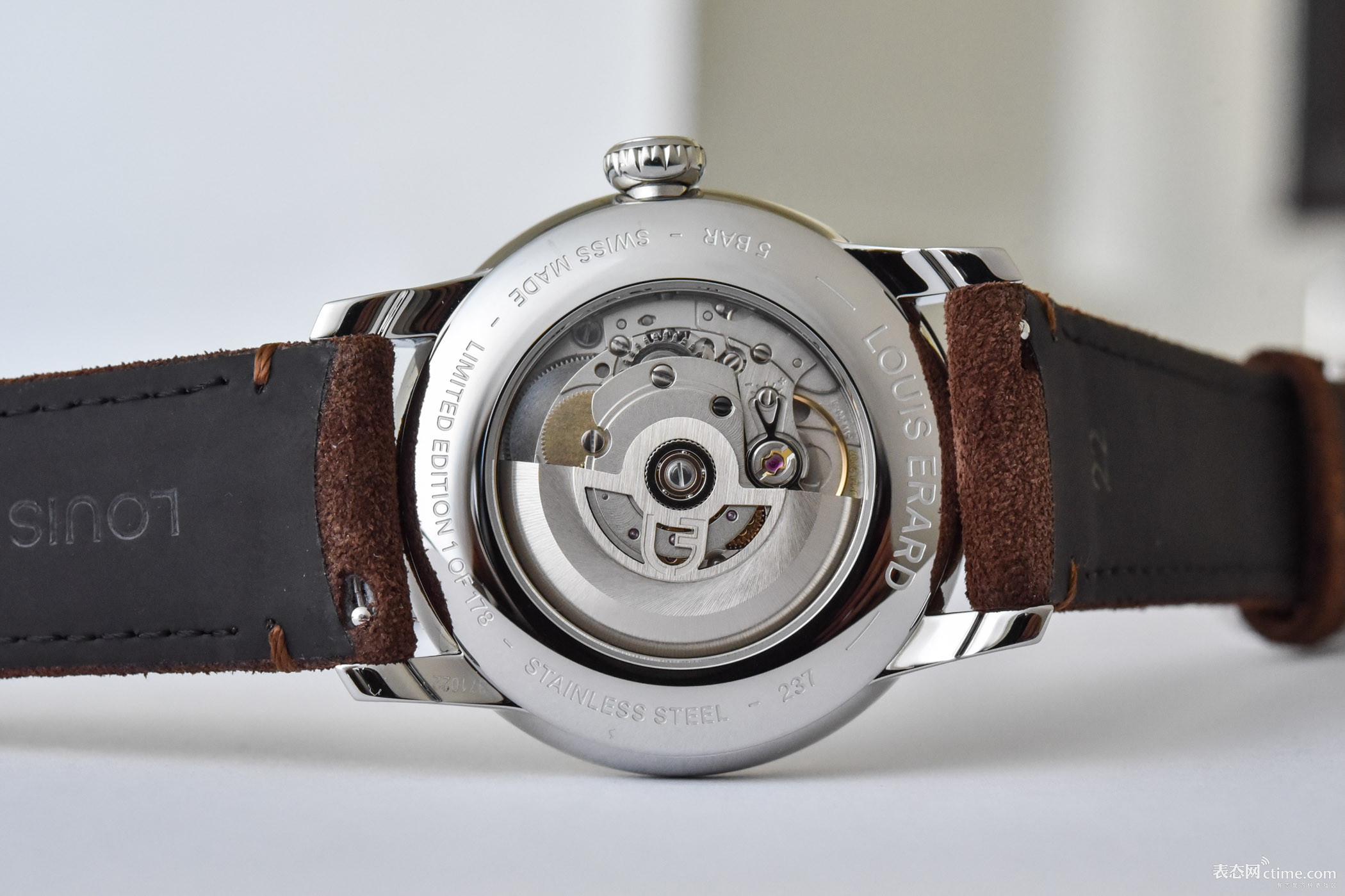 018 Regulateur-Louis-Erard-x-Seconde-Seconde-404-Error-hands-on-review-7.jpg