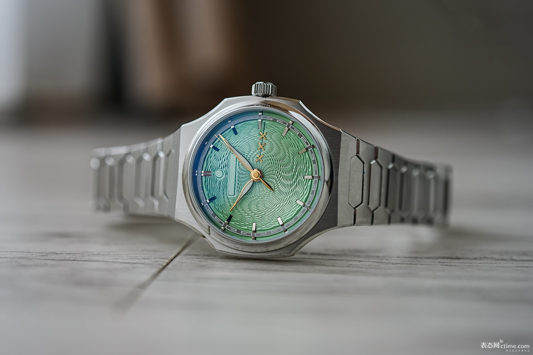 032 Wristcheck-x-Atelier-Wen-Perception-x-seconde-seconde-special-edition-hands-on-1.jpg