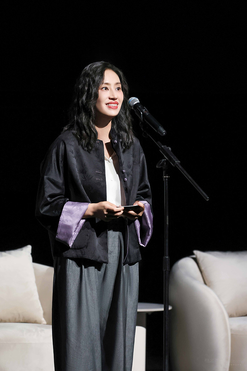 1781579191250043888.jpg 4_上海国际影视节中心主任陈果.jpg