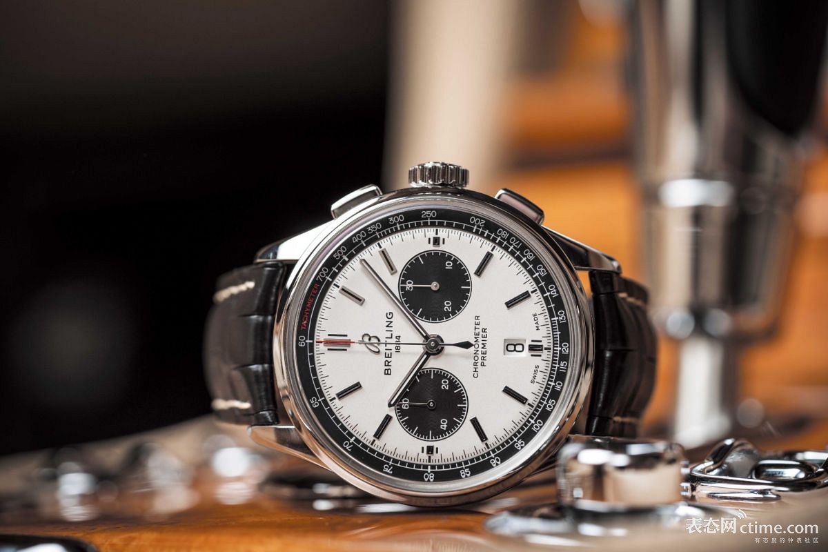 02_Premier_B01_Chronograph_42_with_silver_dial_and_black_alligator_leather_strap-600x400@2x.jpg