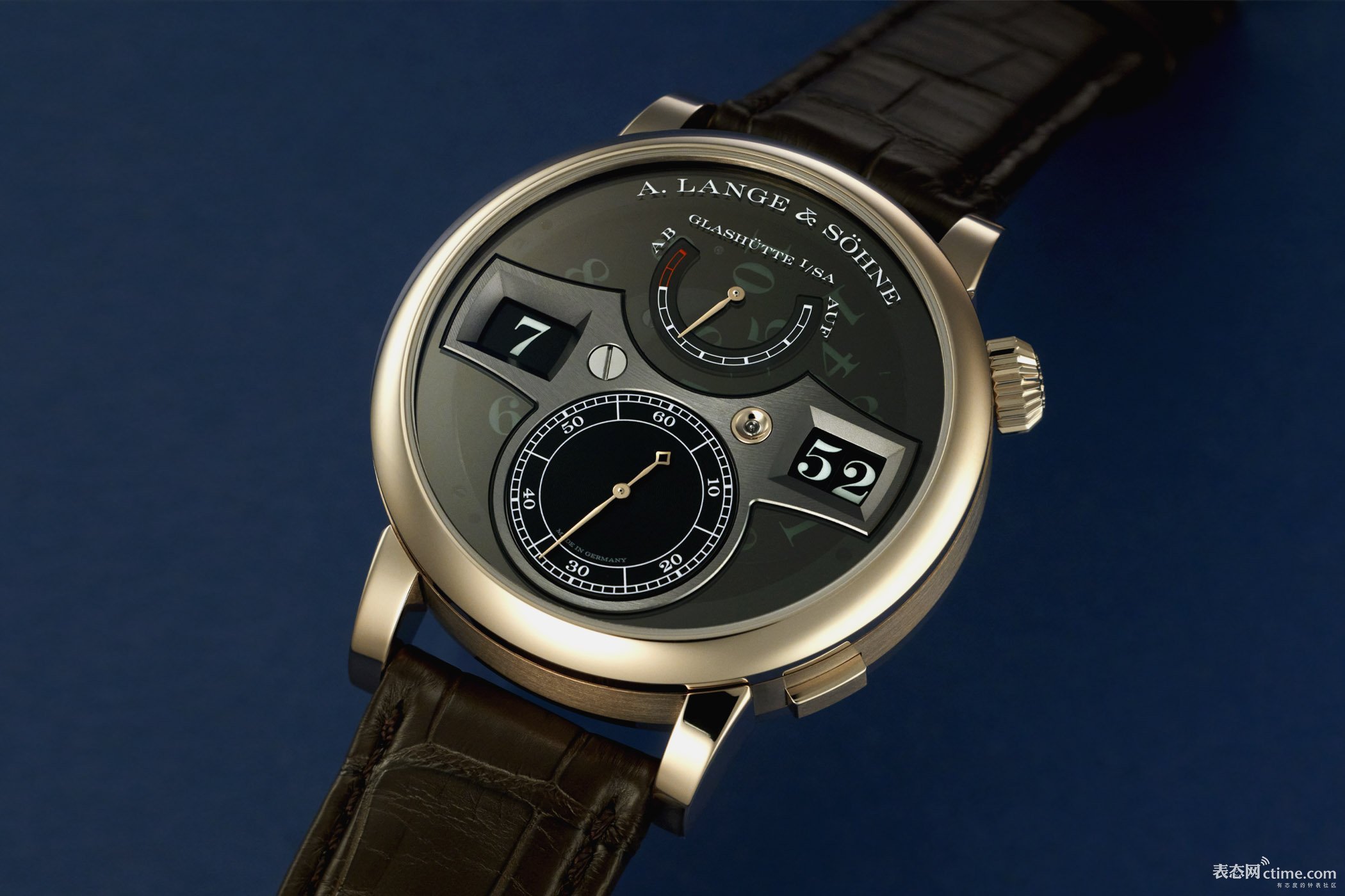 2021-A.-Lange-Sohne-Zeitwerk-Honeygold-Lumen-New-Movement-142-055-1.jpg