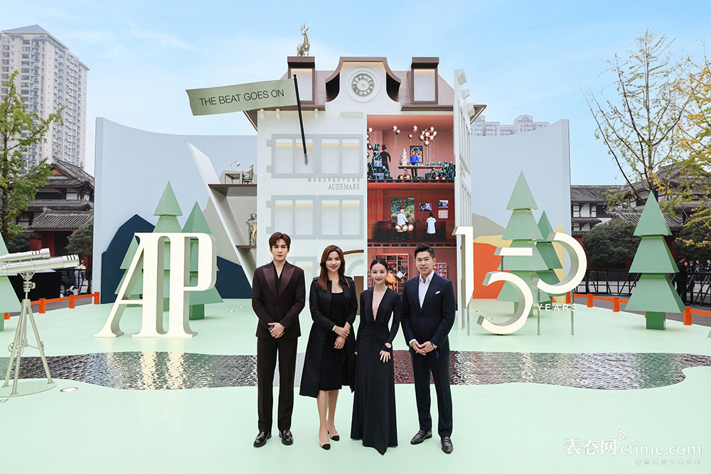 1762505990121093865.jpg Group Photo.jpg