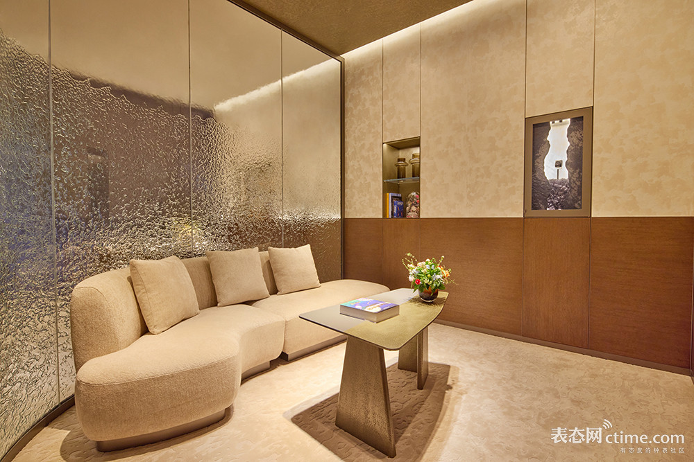 1762506311716076763.jpg 2st Floor_VIP room.jpg