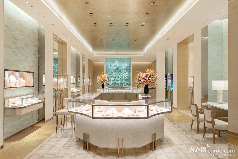 蒂芙尼上海国金中心精品店「经典系列」区域.jpg