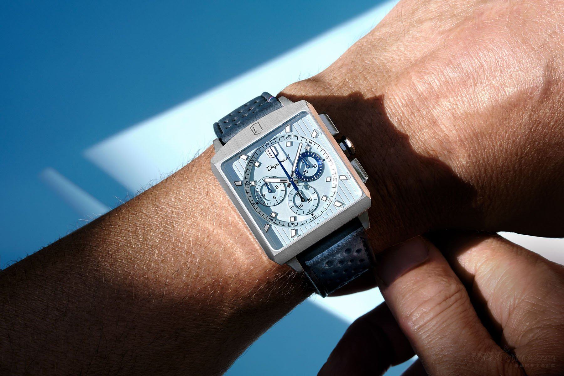 depancel_serie-r-chronograph-ice-blue-wristshot-1.jpg