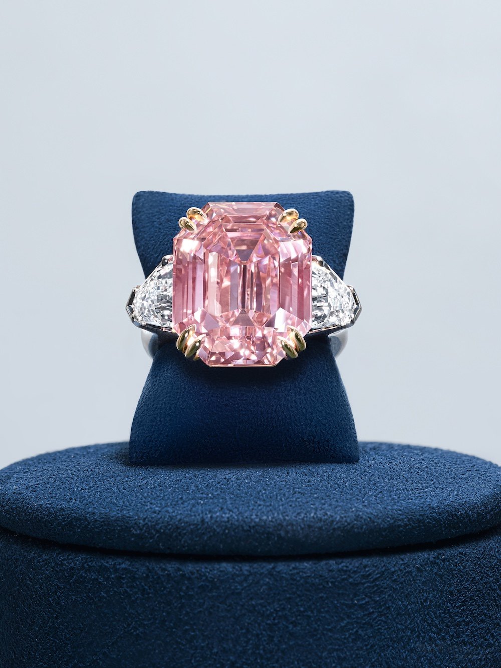 1789711656142026441.jpg 03. The Winston Pink Legacy粉钻戒指.jpg