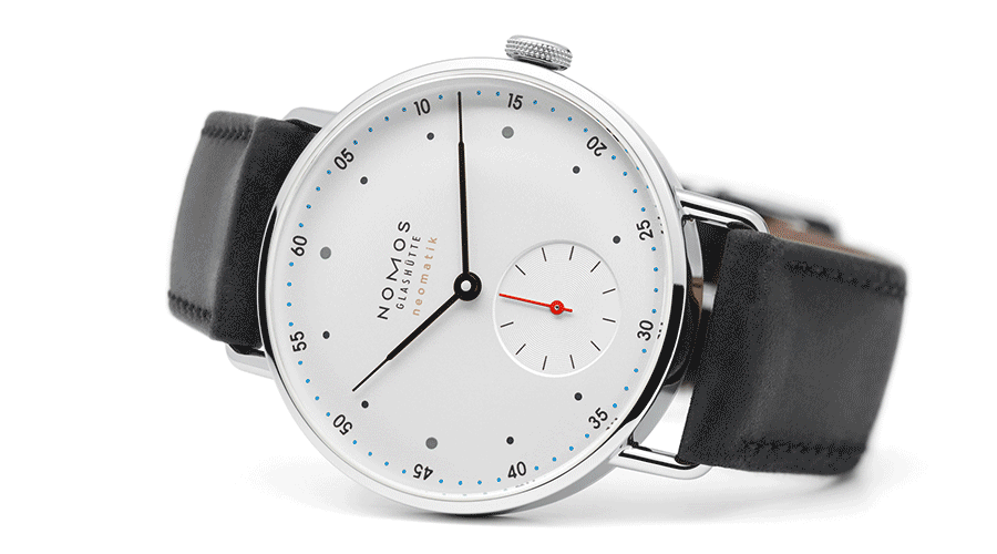 一枚更加精准的机芯需要大而沉的摆轮,而您是如何将大摆轮装进纤薄的