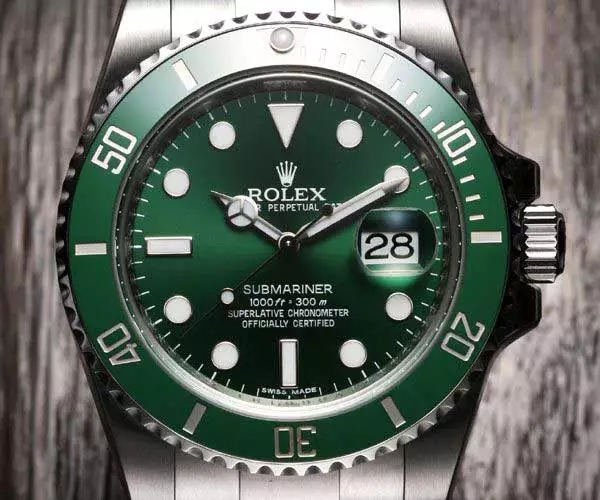 Груз часы. Rolex Green Water Ghost. Ролекс Субмаринер 1987. Ролекс Submariner женские. Submariner Green Rolex clothes.